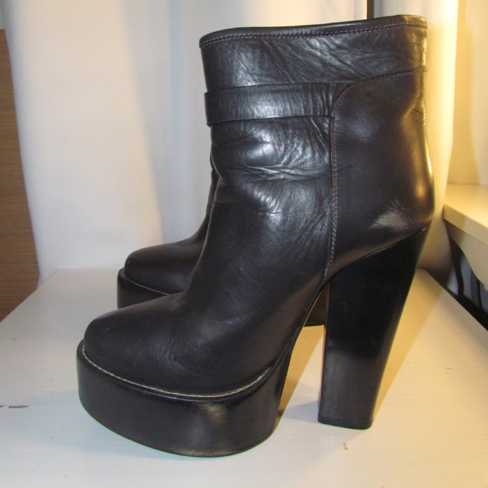 Balenciaga Black Heeled Boots with Chunky Heel - Picture 4 of 5